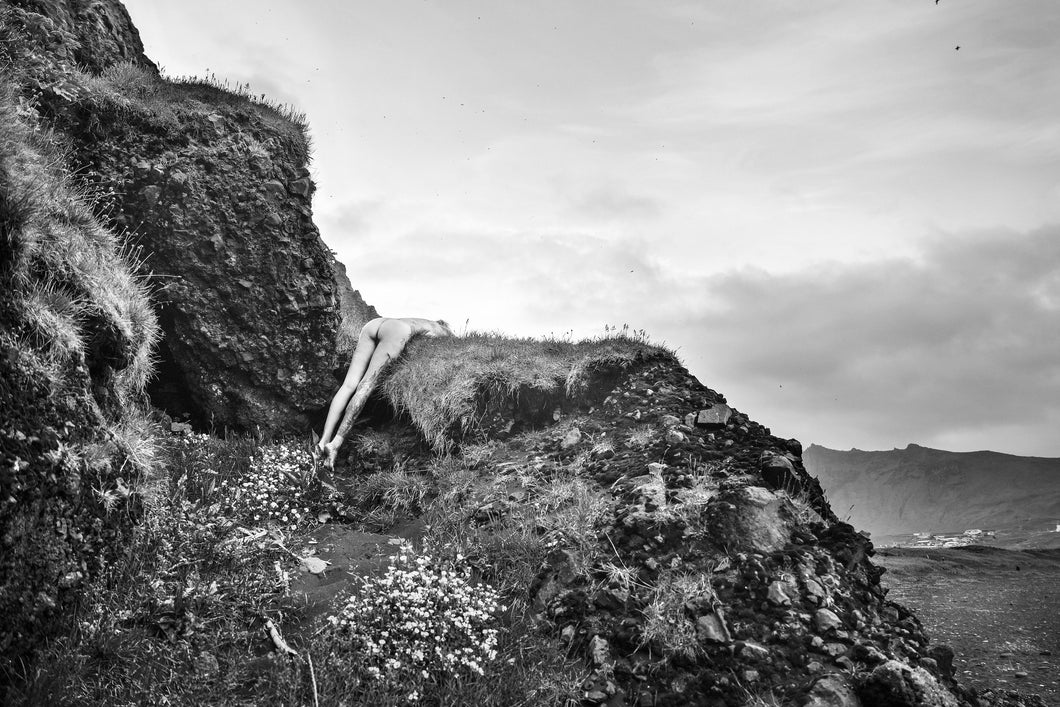 Tourne Gallery - Lena Di - Merging with the Earth
